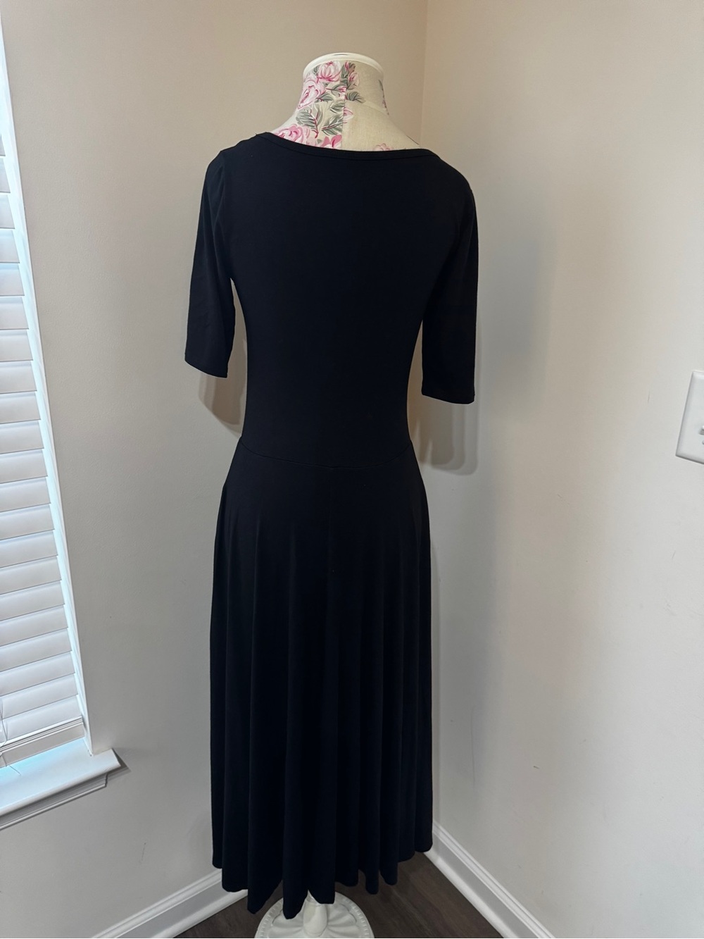 Reformation Black Scoop-Neck Midi Dress - Picture 9 of 17